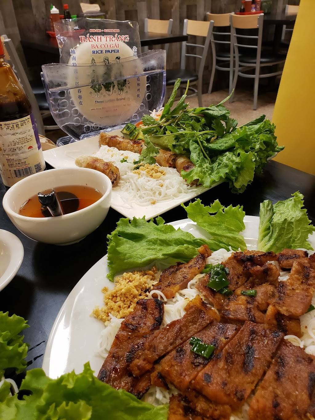 Viets Restaurant Noodles & Grill | restaurant | 7640 N Academy Blvd, Colorado Springs, CO 80920, USA | 7194652681 OR +1 719-465-2681