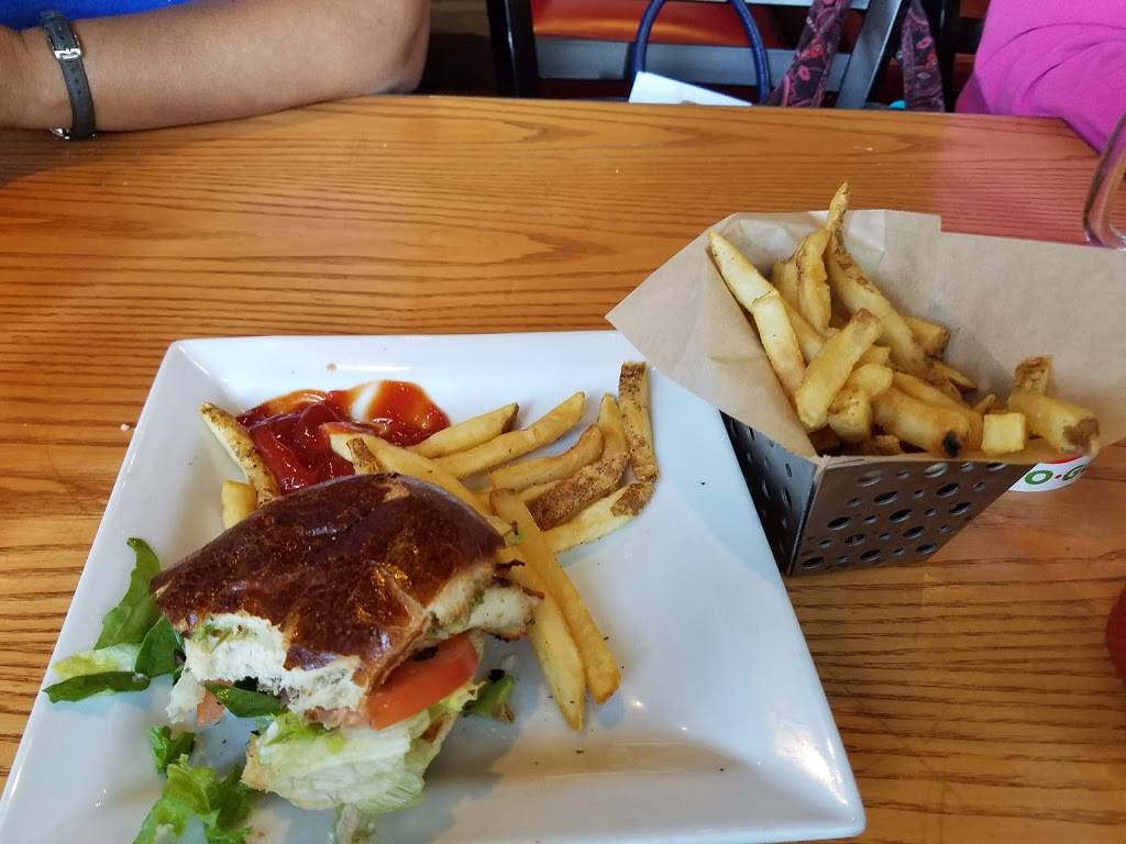 Chilis Grill & Bar | meal takeaway | 2185 Eastridge Loop, San Jose, CA 95122, USA | 4085326727 OR +1 408-532-6727