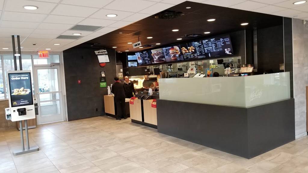 McDonalds | cafe | 245 Pine Hollow Rd, Oyster Bay, NY 11771, USA | 5166249266 OR +1 516-624-9266