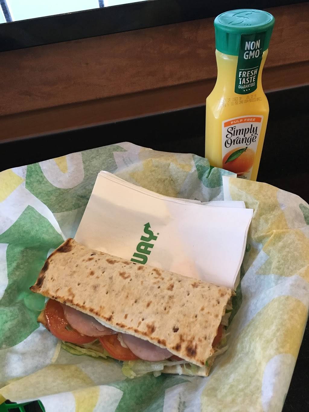 Subway | restaurant | 1900 W Vine St, Kissimmee, FL 34741, USA | 4079331483 OR +1 407-933-1483