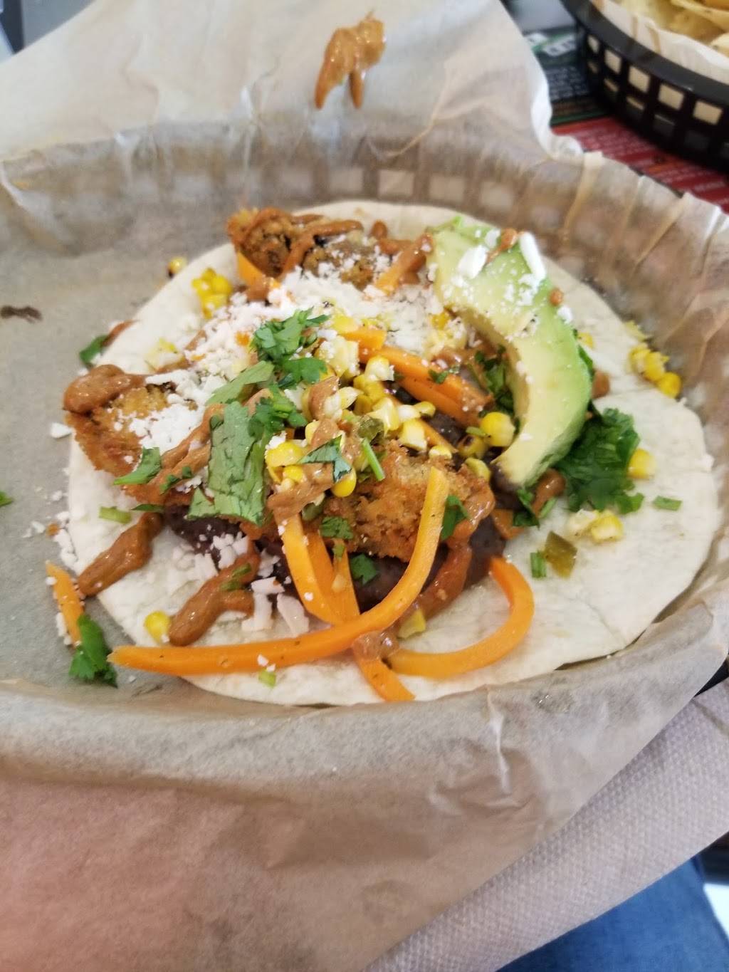 Torchys Tacos | restaurant | 17627 La Cantera Pkwy #105, San Antonio, TX 78257, USA | 2104243151 OR +1 210-424-3151