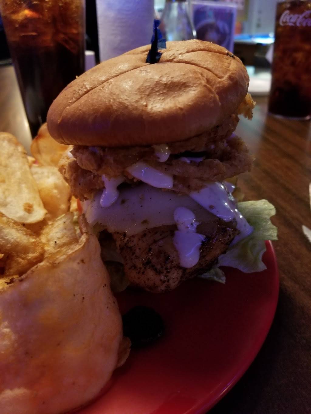 Mama Lees Sandbar | restaurant | 6111 Mechanicsburg Rd, Springfield, IL 62712, USA | 2174987625 OR +1 217-498-7625