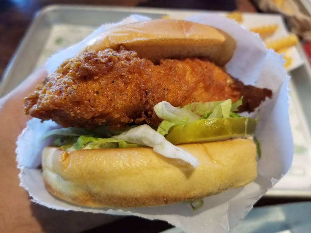 Shake Shack | restaurant | 296 Constitution Dr, Virginia Beach, VA 23462, USA | 7574274480 OR +1 757-427-4480