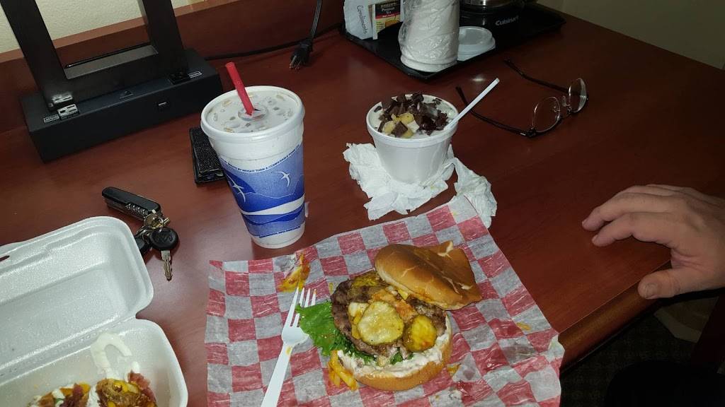 Dari Barn | restaurant | 1810 6th Ave, Grinnell, IA 50112, USA | 6412367828 OR +1 641-236-7828