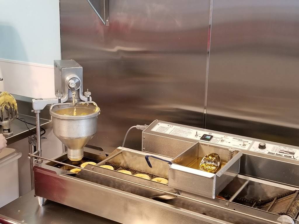 Duck Donuts - Coconut Point | bakery | 23050 Via Villagio #115, Estero, FL 33928, USA | 2394953825 OR +1 239-495-3825