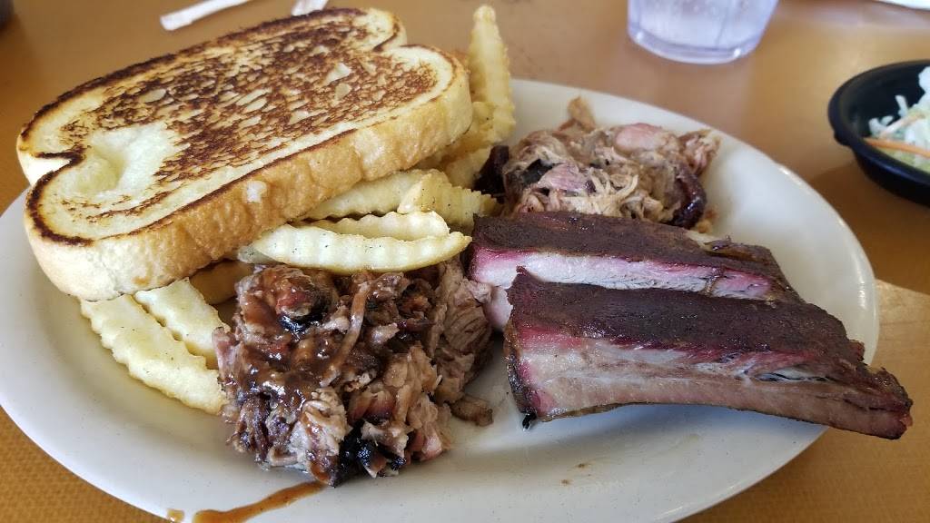 Sonnys BBQ | restaurant | 1001 St Patricks Drive, Perry, GA 31069, USA | 4782182100 OR +1 478-218-2100