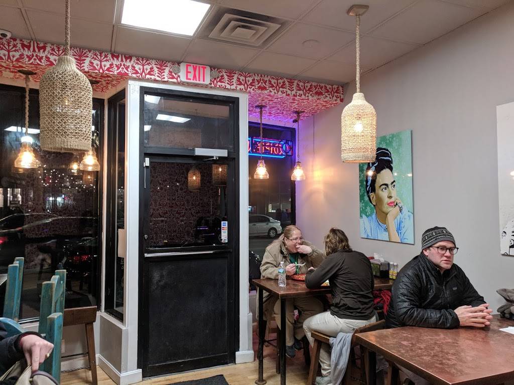 Chilacates Centre St | restaurant | 658 Centre St, Boston, MA 02130, USA | 6175224500 OR +1 617-522-4500