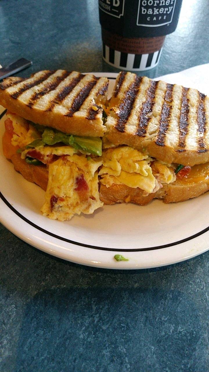 Corner Bakery Cafe | bakery | 4776 Commons Way b1, Calabasas, CA 91302, USA | 8188767340 OR +1 818-876-7340