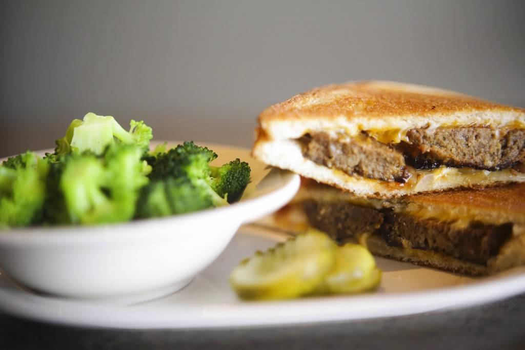 Sahms Restaurant | restaurant | 11505 Allisonville Rd, Fishers, IN 46038, USA | 3178421577 OR +1 317-842-1577