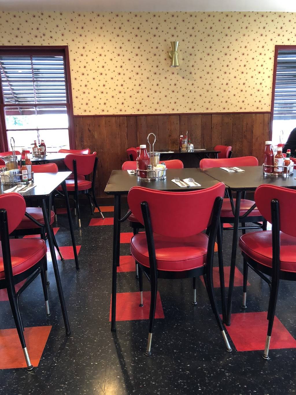 Foxs Restaurant | restaurant | 2352 Lake Ave, Altadena, CA 91001, USA | 6267979430 OR +1 626-797-9430