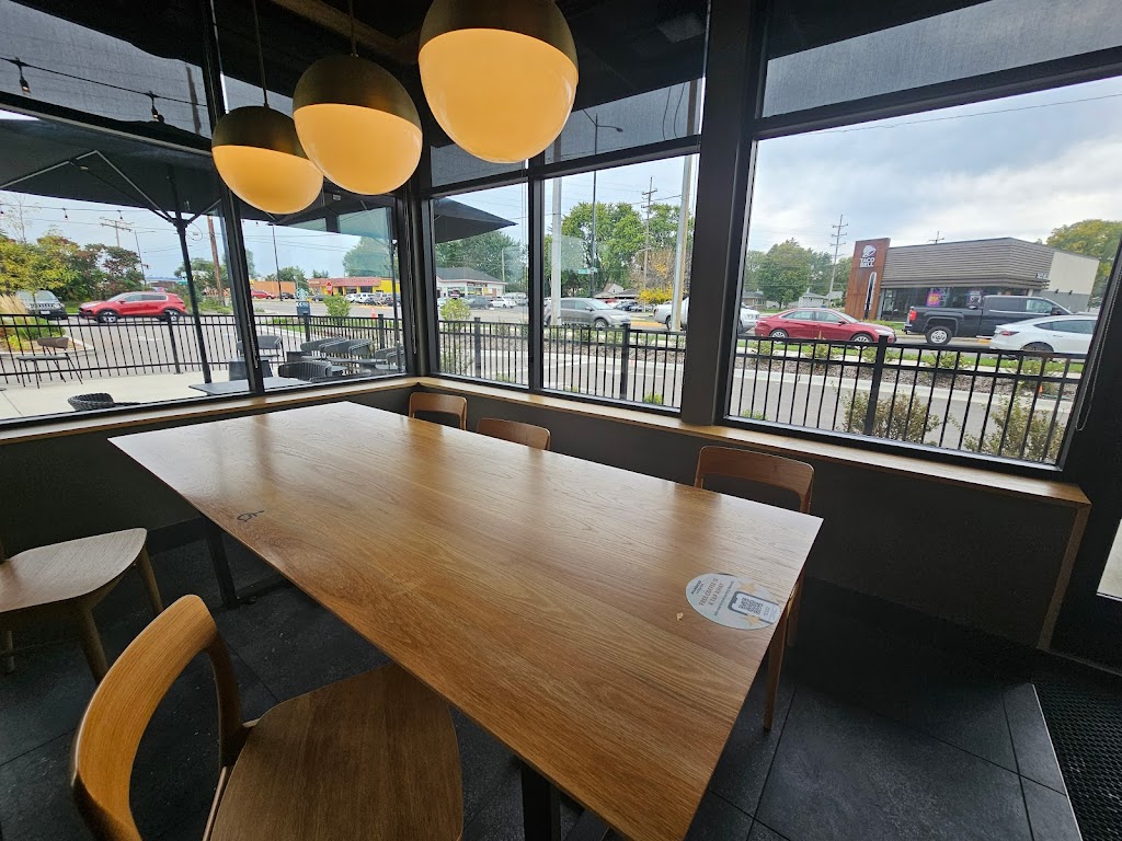 Starbucks | cafe | 1165 N Lake St, Aurora, IL 60506, USA | 3312589500 OR +1 331-258-9500