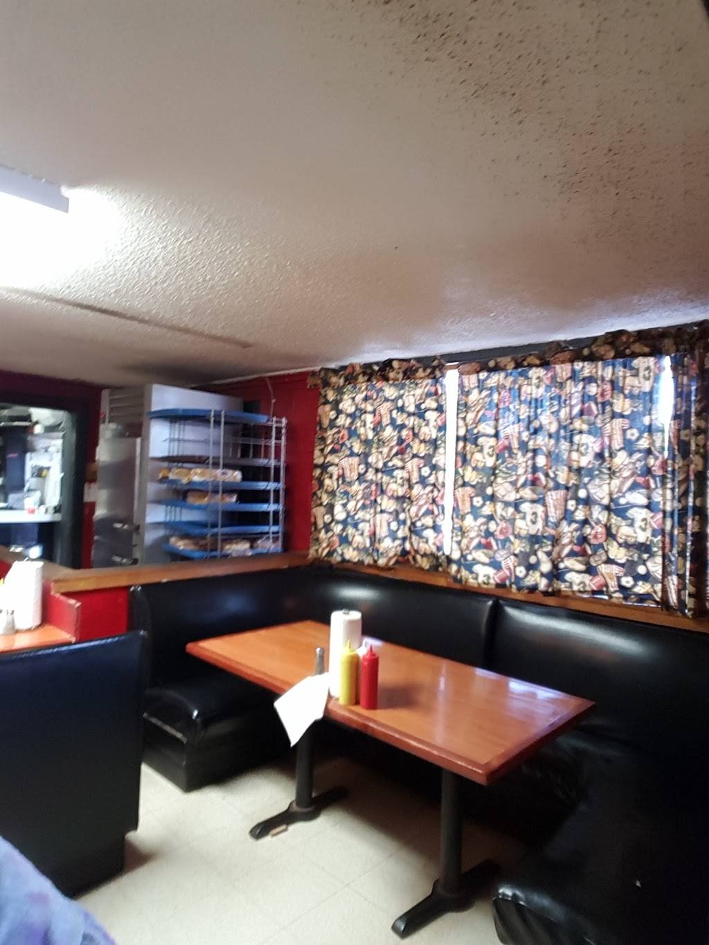 Johnnies Grill | restaurant | 224 Calumet Rd, Calumet, OK 73014, USA | 4058932612 OR +1 405-893-2612