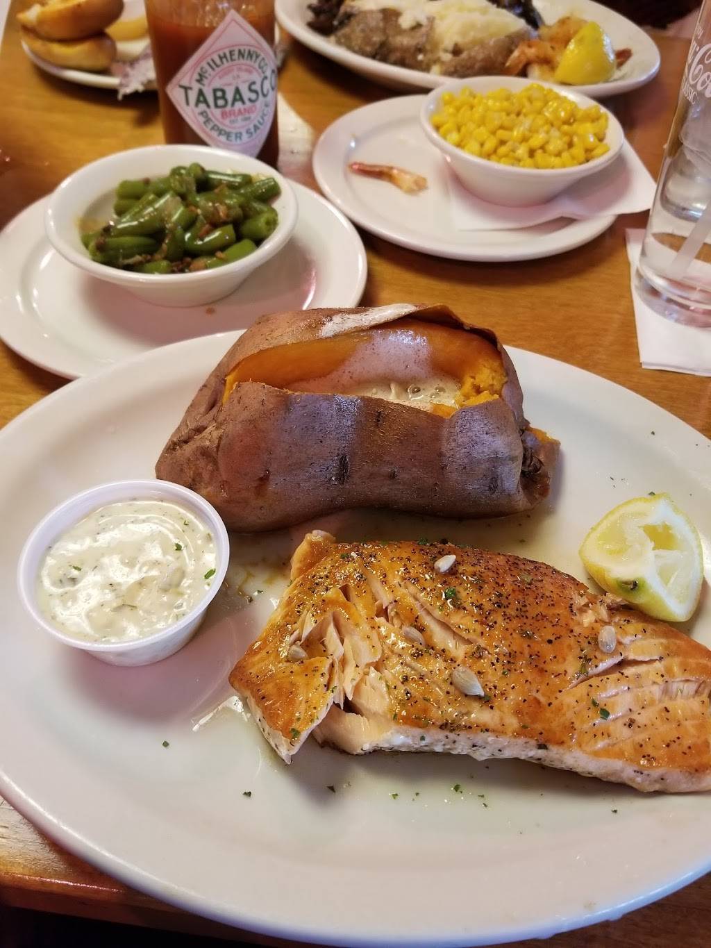 Texas Roadhouse | restaurant | 3466 William Penn Hwy, Pittsburgh, PA 15235, USA | 4128244540 OR +1 412-824-4540