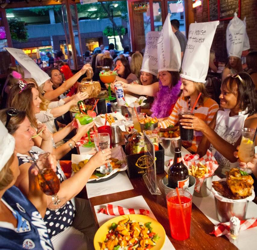 Dicks Last Resort Restaurant & Bar | restaurant | 8201 Vineland Ave, Orlando, FL 32821, USA | 3213293002 OR +1 321-329-3002