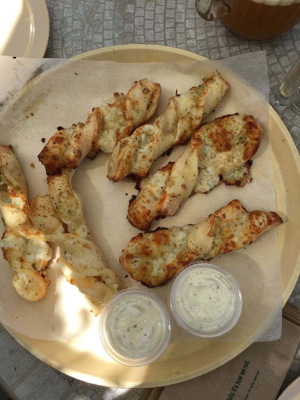 Round Table Pizza | meal delivery | 4007 E Ocean Blvd, Long Beach, CA 90803, USA | 5624397799 OR +1 562-439-7799