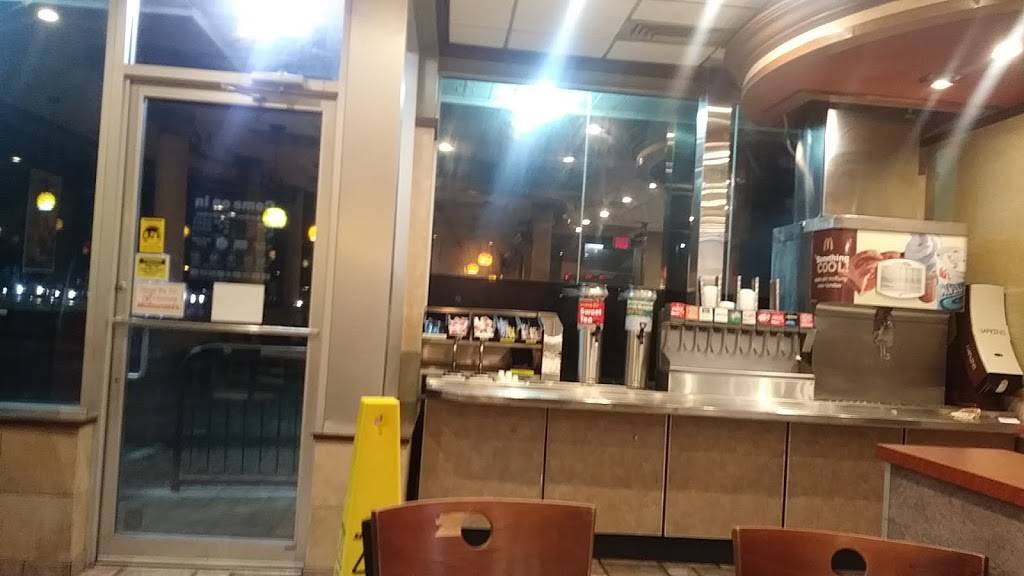 McDonalds | cafe | 18900 US-441, Mt Dora, FL 32757, USA | 3523837233 OR +1 352-383-7233