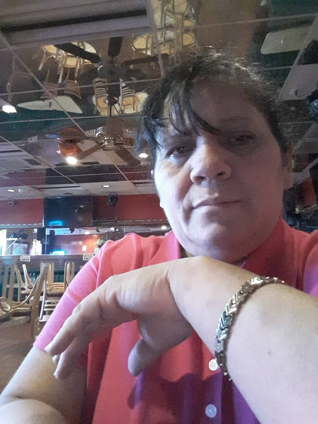 Tommys Place II | restaurant | 156 Enterprise St # I, Sterling, VA 20164, USA | 7034442208 OR +1 703-444-2208