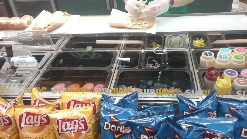 Subway | restaurant | 578 N College St, Newcomerstown, OH 43832, USA | 7404988481 OR +1 740-498-8481