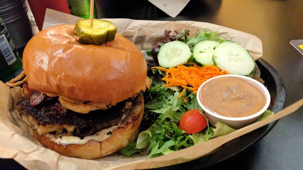 Broderick Roadhouse | restaurant | 319 6th St, West Sacramento, CA 95605, USA | 9163722436 OR +1 916-372-2436