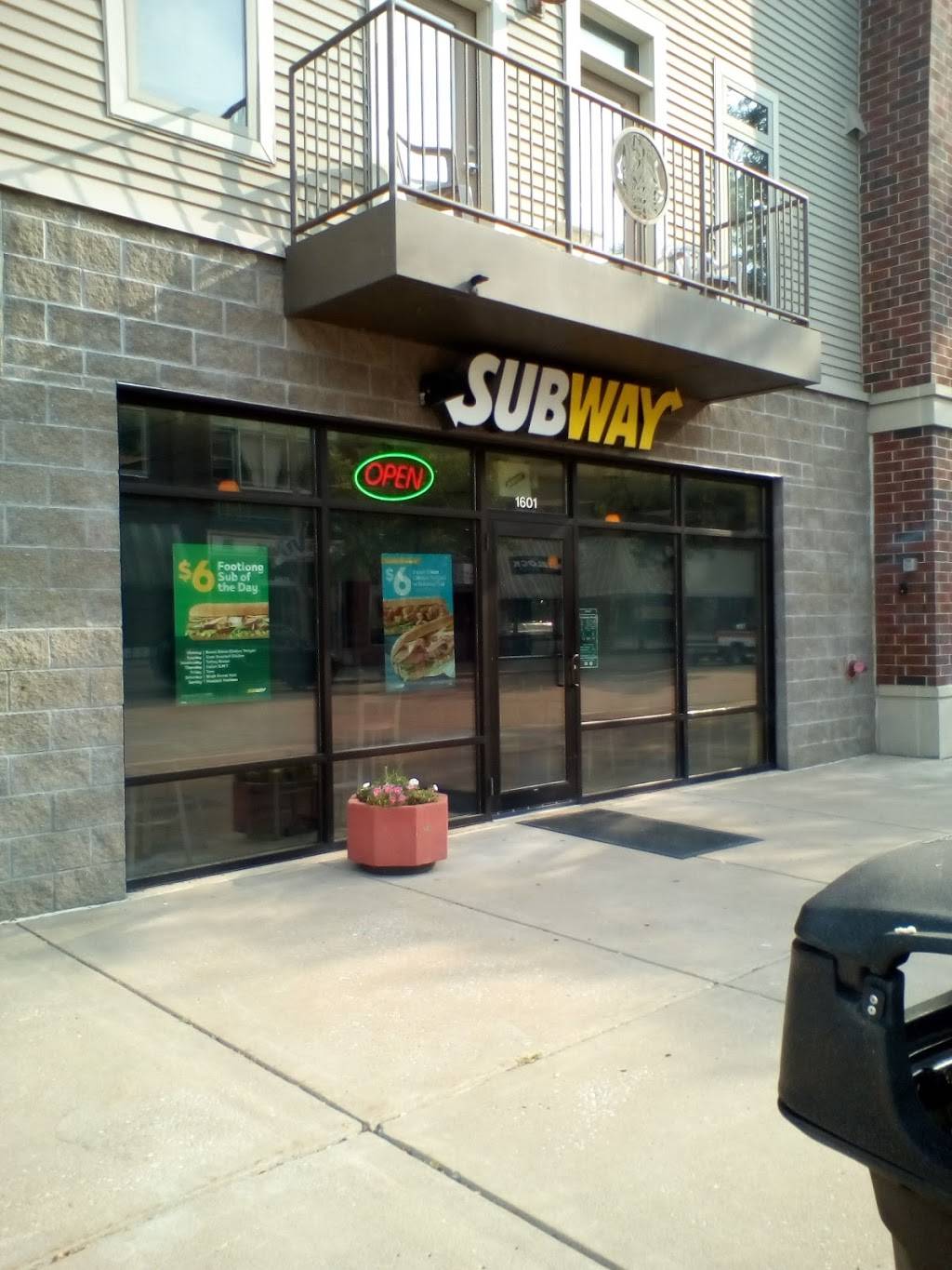 Subway | restaurant | 1601 2nd Ave, Rock Island, IL 61201, USA | 3097949330 OR +1 309-794-9330