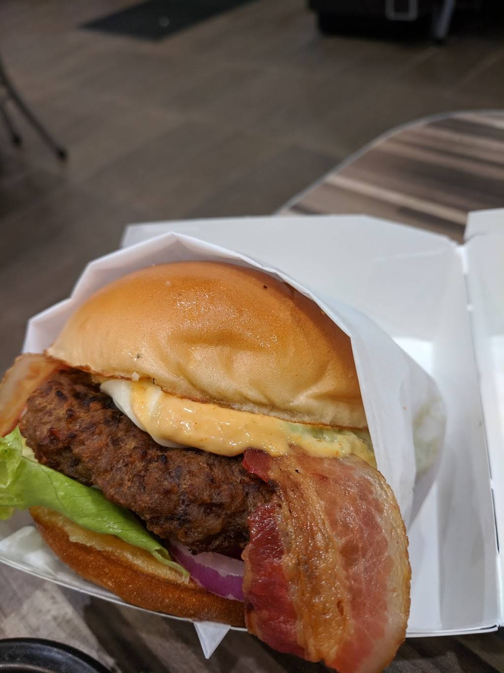 Carls Jr | restaurant | 2199 74th St, North Bergen, NJ 07047, USA | 2017666600 OR +1 201-766-6600