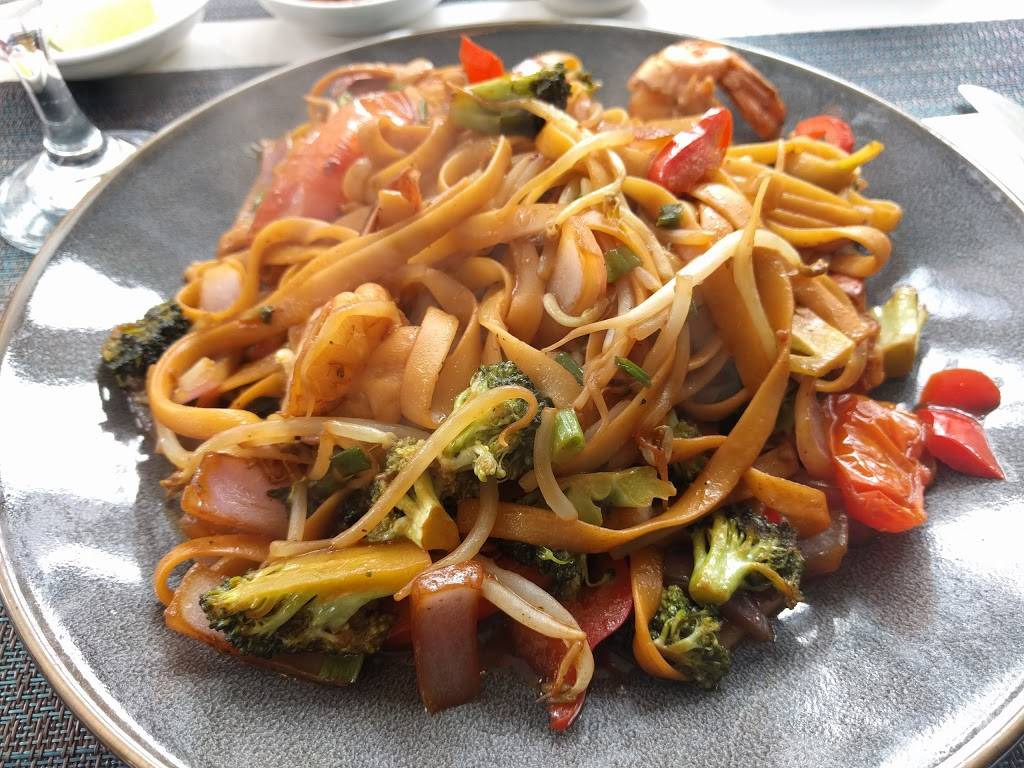 Pollo DOro | meal takeaway | 306 Gold St, Brooklyn, NY 11201, USA | 7188558088 OR +1 718-855-8088