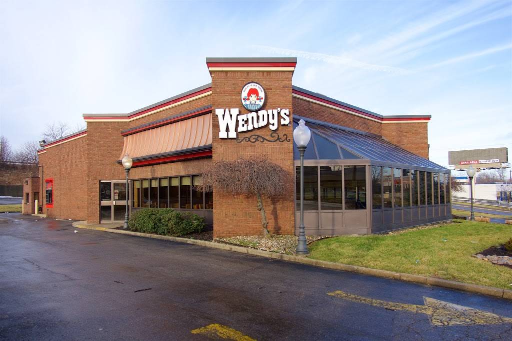 Wendys | restaurant | 6243 Glenway Ave, Cincinnati, OH 45211, USA | 5134817366 OR +1 513-481-7366