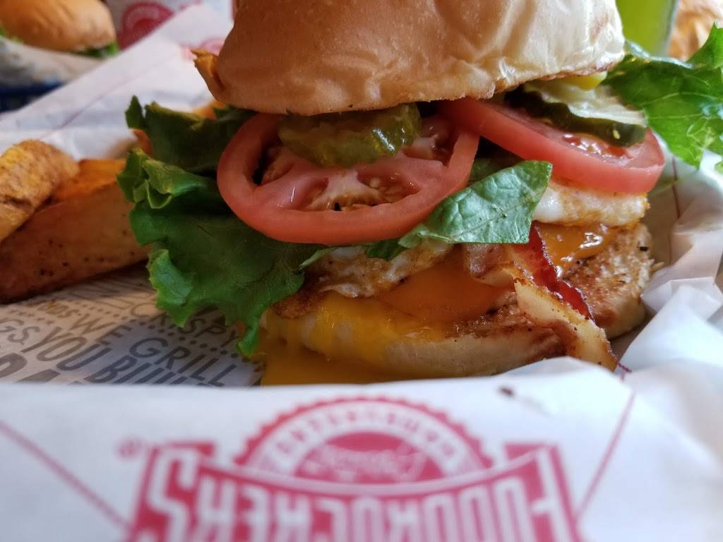 Fuddruckers | restaurant | 16065 W Bluemound Rd, Brookfield, WI 53005, USA | 2627843833 OR +1 262-784-3833