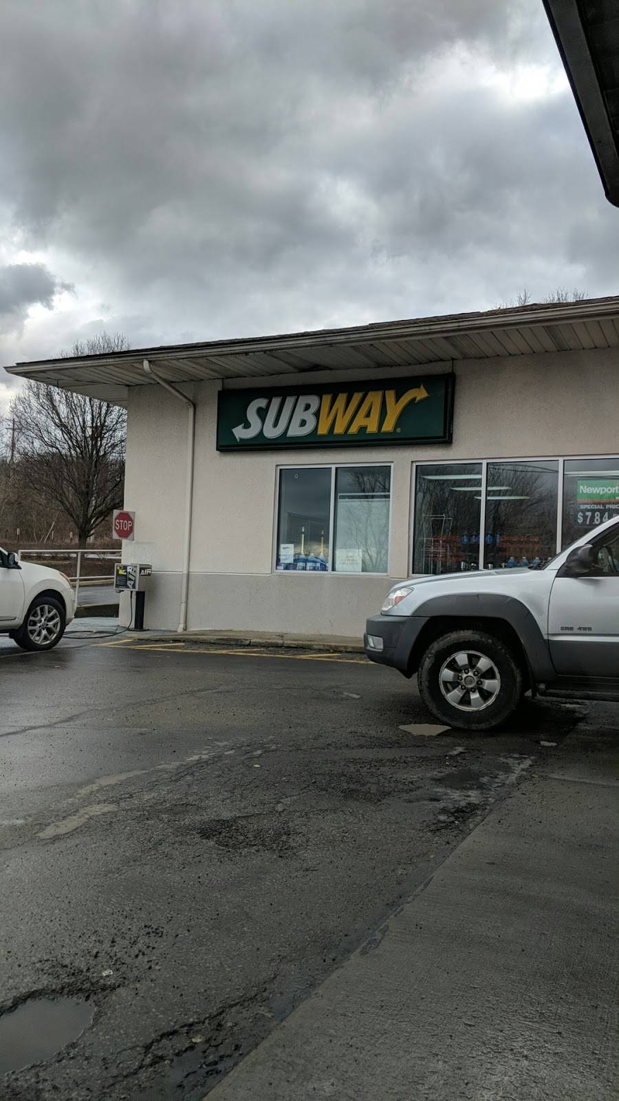 Subway | restaurant | 3371 New Castle Rd, West Middlesex, PA 16159, USA | 7245282925 OR +1 724-528-2925