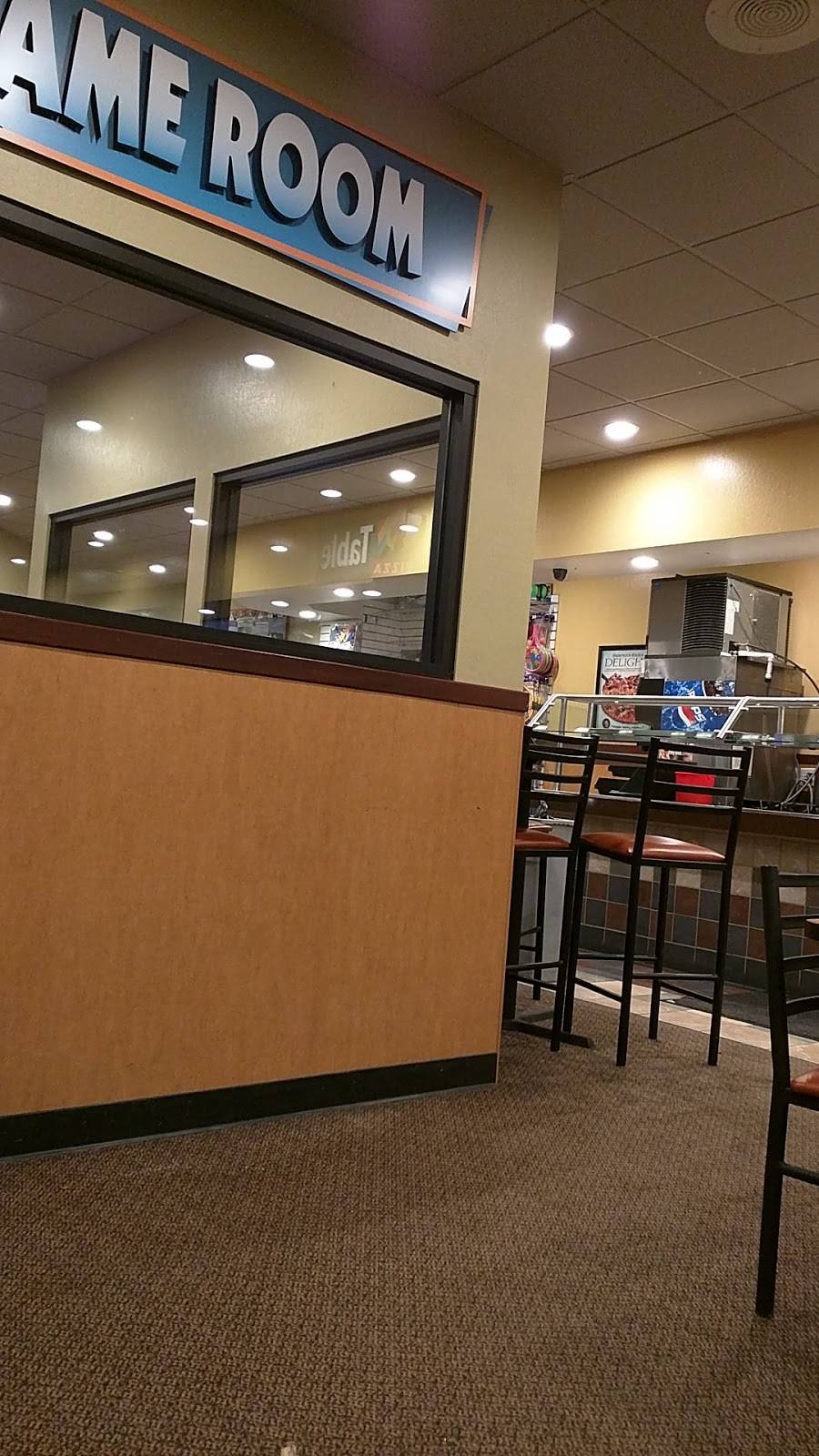 Round Table Pizza | meal delivery | 1938 Oak Park Blvd, Pleasant Hill, CA 94523, USA | 9259309004 OR +1 925-930-9004