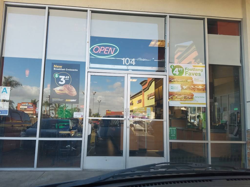 Subway Restaurants | restaurant | 1301 Rosecrans Ave #104, Compton, CA 90221, USA | 3106398363 OR +1 310-639-8363