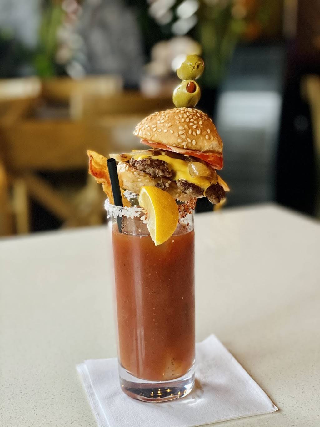 Roy G’s | restaurant | 4001 Cedar Springs Rd, Dallas, TX 75219, USA | 2142727127 OR +1 214-272-7127