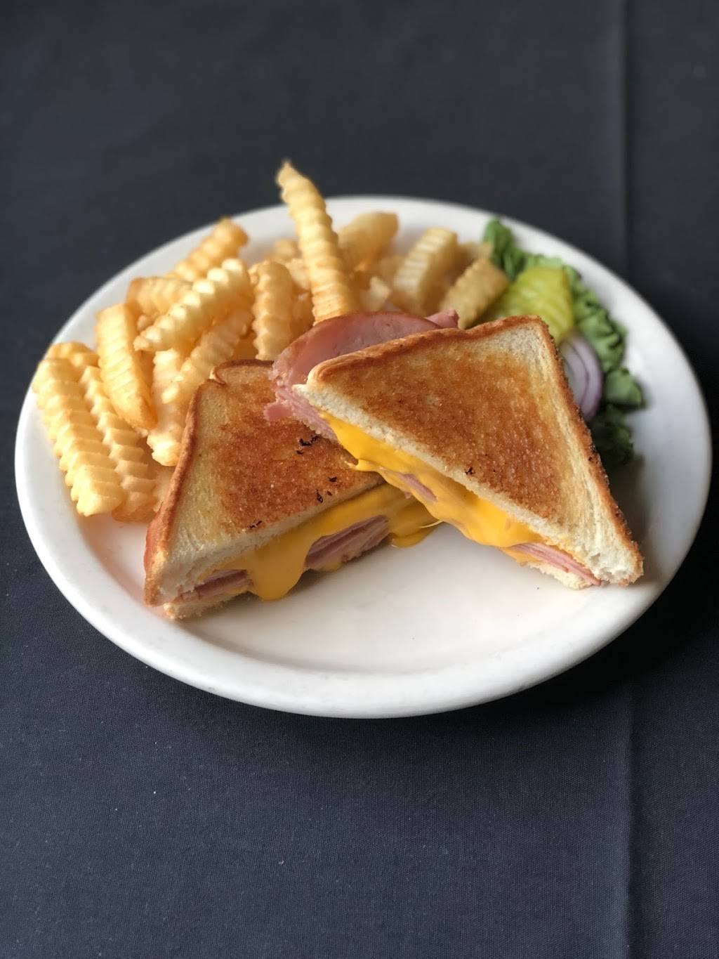 Country House Family Restaurant | restaurant | 68168 US-30, Colo, IA 50056, USA | 6413772213 OR +1 641-377-2213