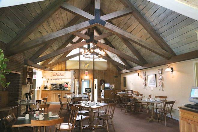 Golden Eagle Resort | restaurant | 511 Mountain Rd, Stowe, VT 05672, USA | 8022534811 OR +1 802-253-4811