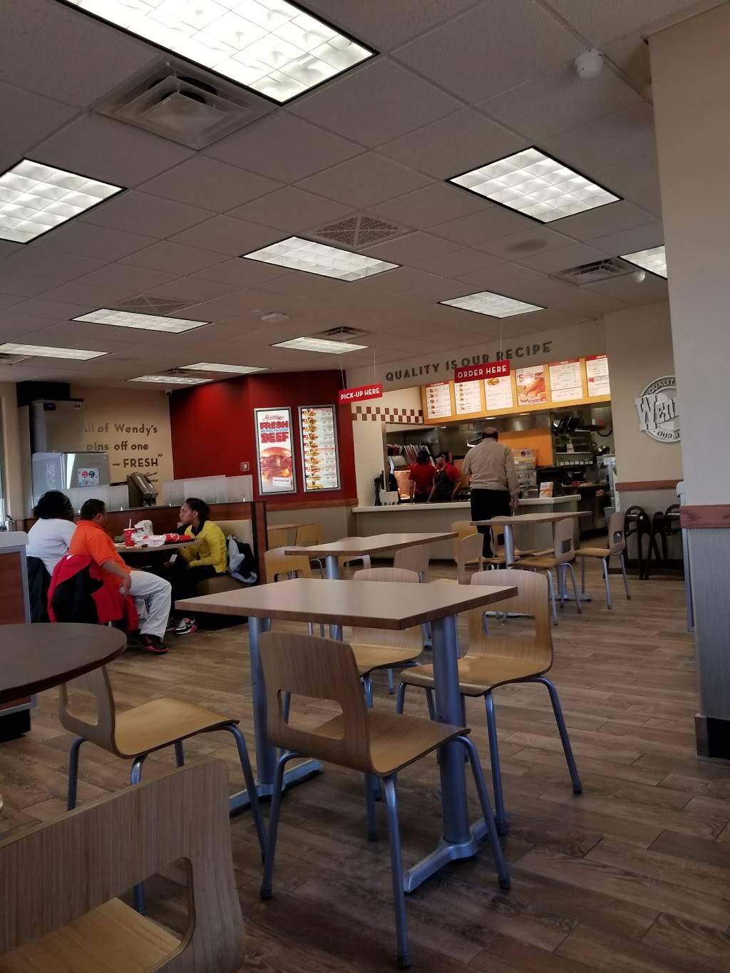 Wendys | restaurant | 6900 Walnut St, Upper Darby, PA 19082, USA | 6103523197 OR +1 610-352-3197