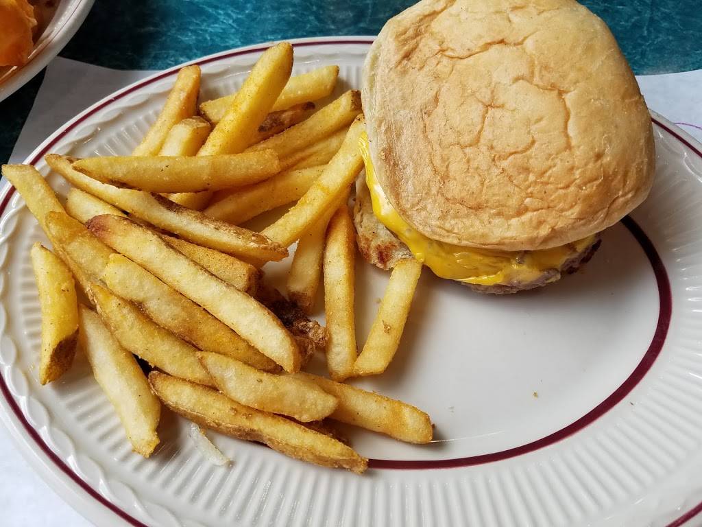 Trishs Red Bird Cafe | restaurant | 696 Walnut St, Dayton, IN 47941, USA | 7652966964 OR +1 765-296-6964