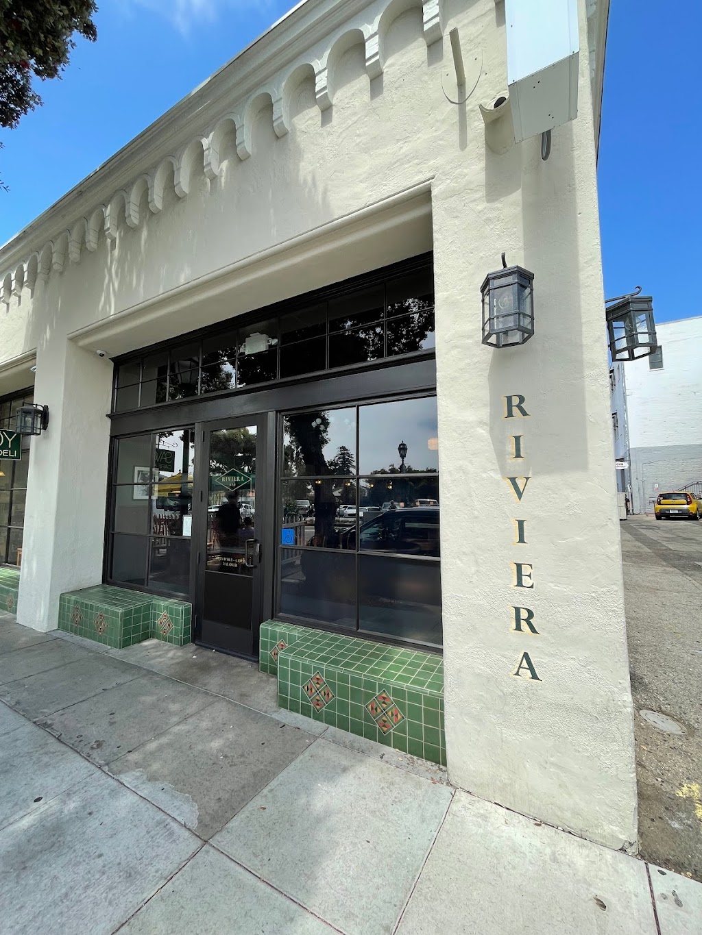 Riviera Bar | restaurant | 20 W Figueroa St, Santa Barbara, CA 93101, USA | 8056795170 OR +1 805-679-5170