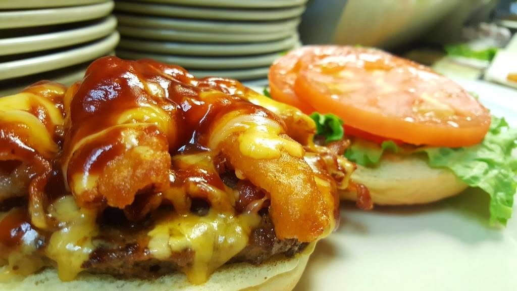 Rubins Restaurant / Arabica | meal takeaway | 312 Chestnut Commons Dr, Elyria, OH 44035, USA | 4403660122 OR +1 440-366-0122