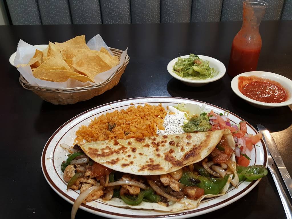 Guajillos Cocina Mexicana | restaurant | 434 E Wooster St c, Bowling Green, OH 43402, USA | 4198064866 OR +1 419-806-4866