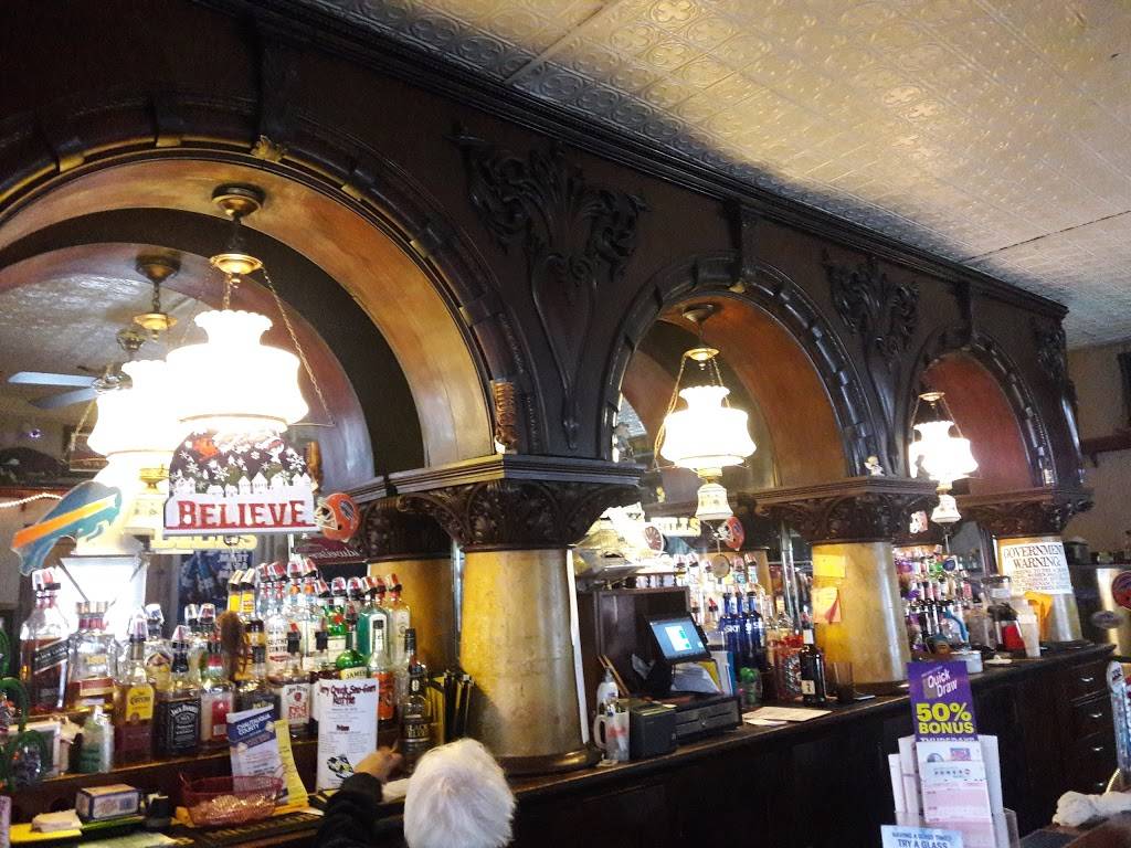 Tavern On the Mall | restaurant | 33 Main St, Forestville, NY 14062, USA | 7169659783 OR +1 716-965-9783