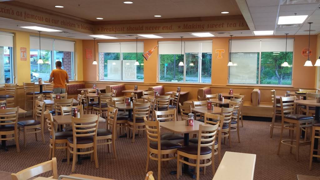 Bojangles Famous Chicken n Biscuits | restaurant | 2714 Chapman Hwy, Knoxville, TN 37920, USA | 8653375609 OR +1 865-337-5609