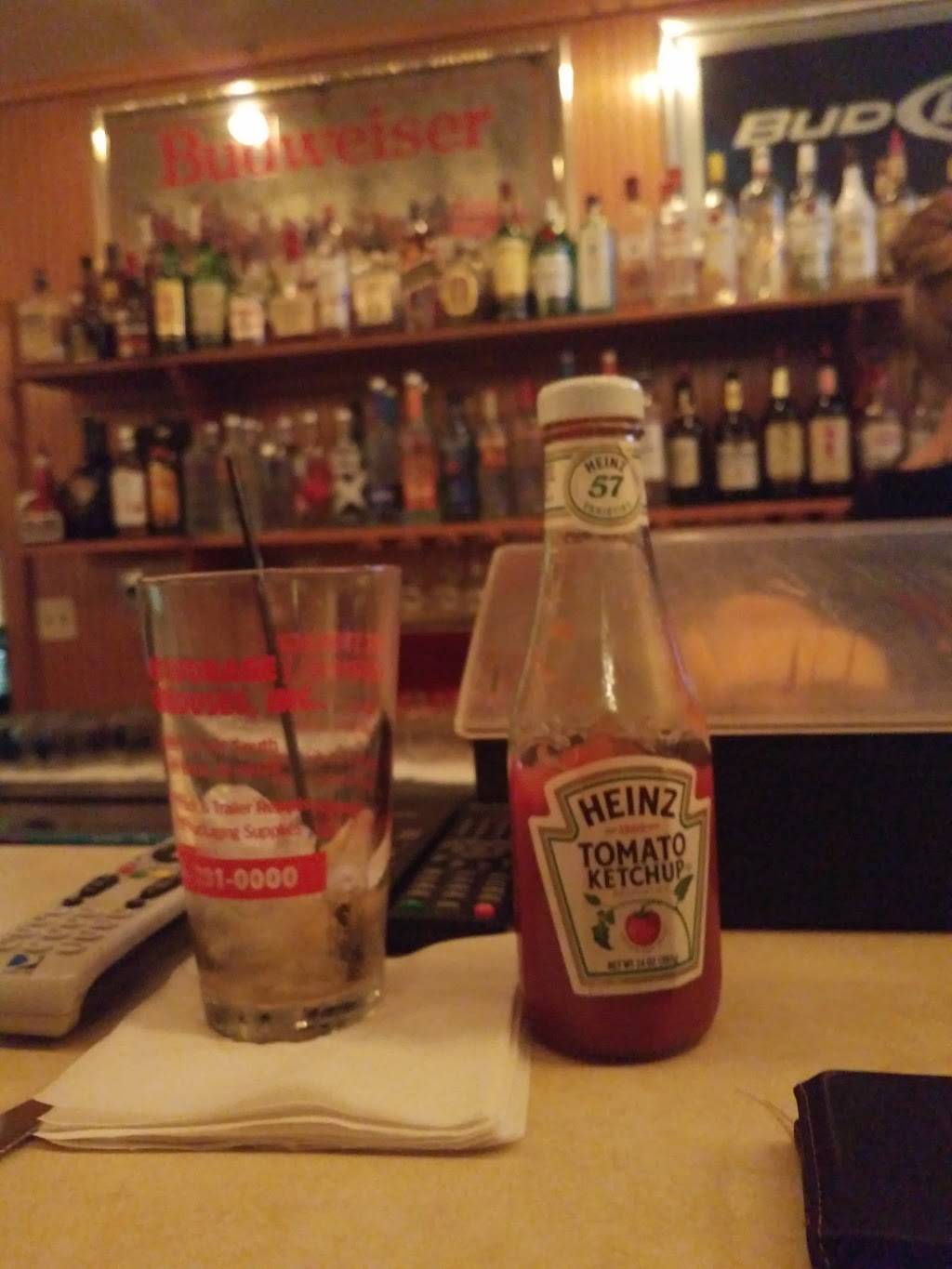 Maxis Food & Spirit Barn | restaurant | 114 Ireland Rd, South Bend, IN 46614, USA | 5742919181 OR +1 574-291-9181