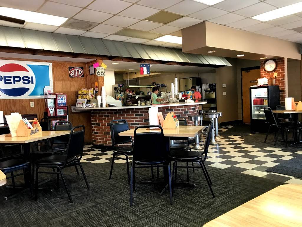 Hog Rock Bar-B-Q | restaurant | 7585 US-231, Wetumpka, AL 36092, USA | 3345674545 OR +1 334-567-4545