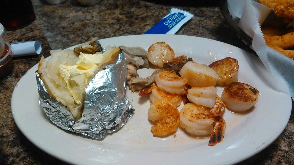 Hueys Restaurant & Oyster Bar | restaurant | 7601 US-70, Mebane, NC 27302, USA | 9195636731 OR +1 919-563-6731