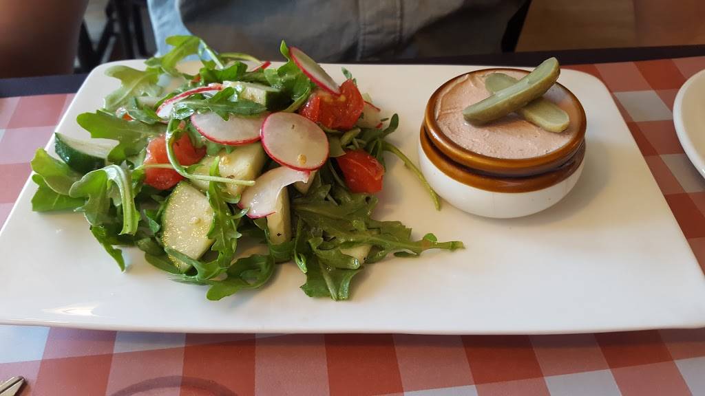 Casa Calzone | restaurant | 1298 Rue de la Pointe-aux-Lièvres, Québec, QC G1L 4L9, Canada | 4185223000 OR +1 418-522-3000