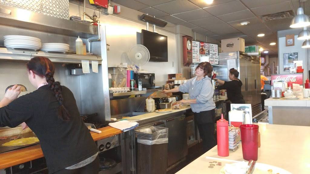 Coney Cafe | restaurant | 228 W Walton Blvd, Pontiac, MI 48340, USA | 2483342970 OR +1 248-334-2970