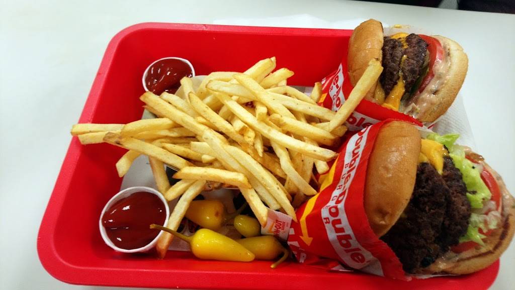 In-N-Out Burger | restaurant | 1725 Eastlake Pkwy, Chula Vista, CA 91915, USA | 8007861000 OR +1 800-786-1000