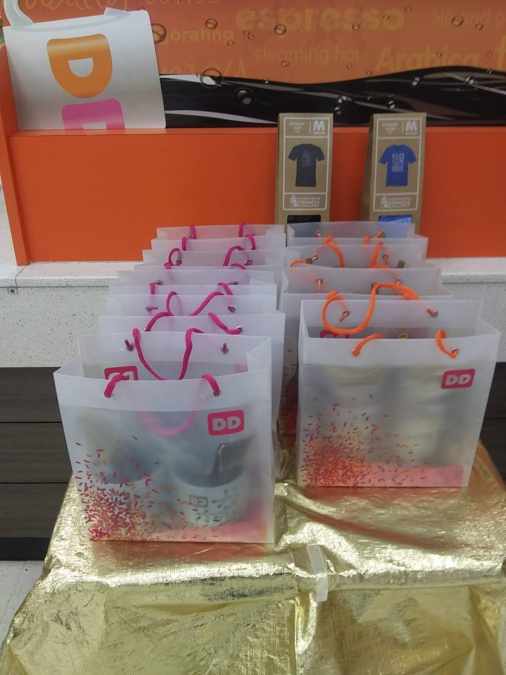 Dunkin | bakery | 615 Meadow St, Littleton, NH 03561, USA | 6034447474 OR +1 603-444-7474