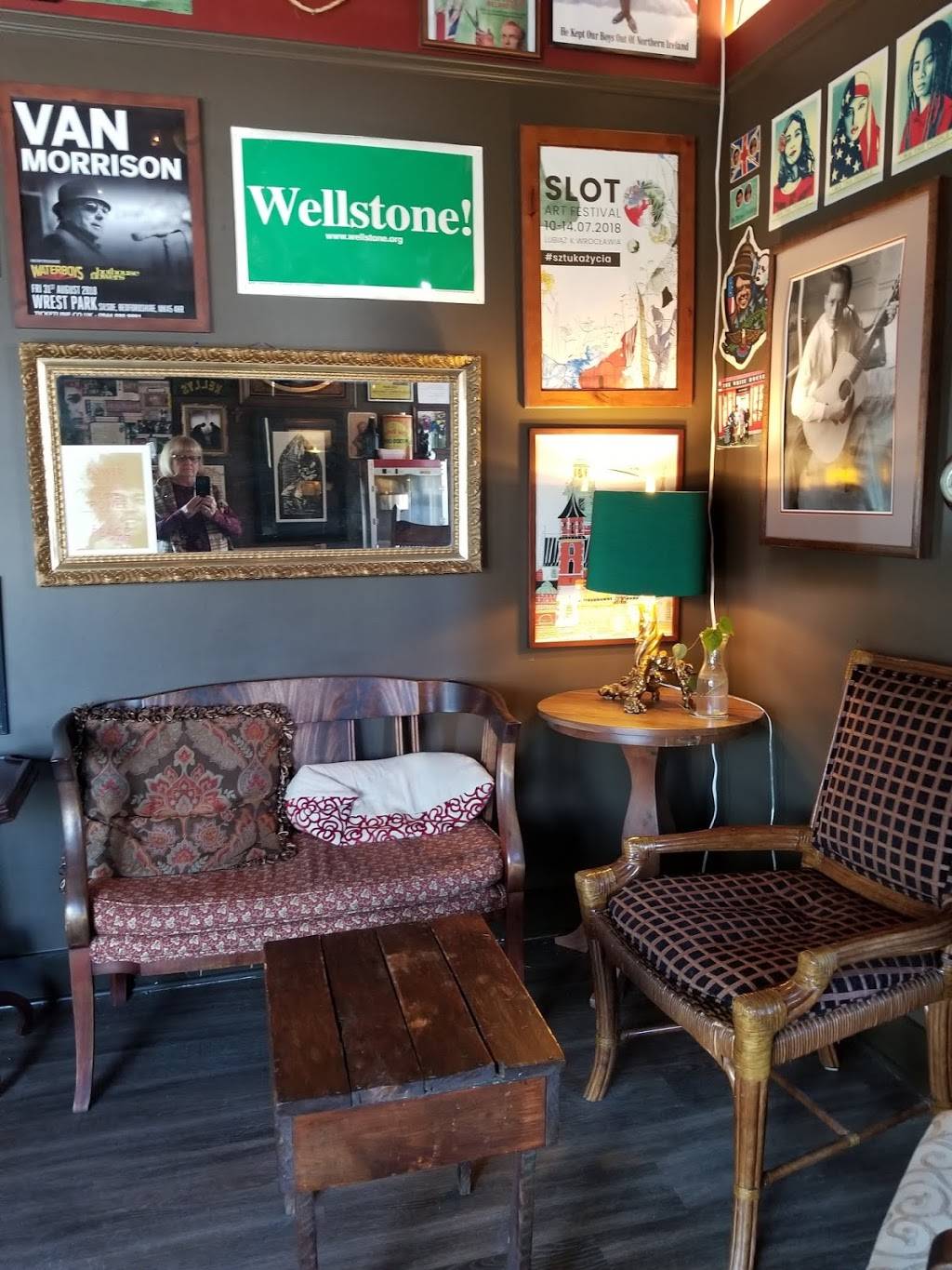 The Prodigal Public House | restaurant | 25 E 26th St, Minneapolis, MN 55404, USA | 6123543689 OR +1 612-354-3689