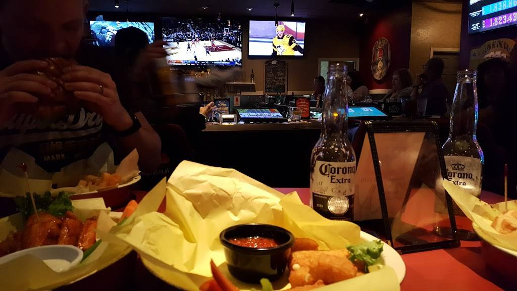 Dylans Grill and Pub | restaurant | 4401 E Sunset Rd, Henderson, NV 89014, USA | 7025471981 OR +1 702-547-1981